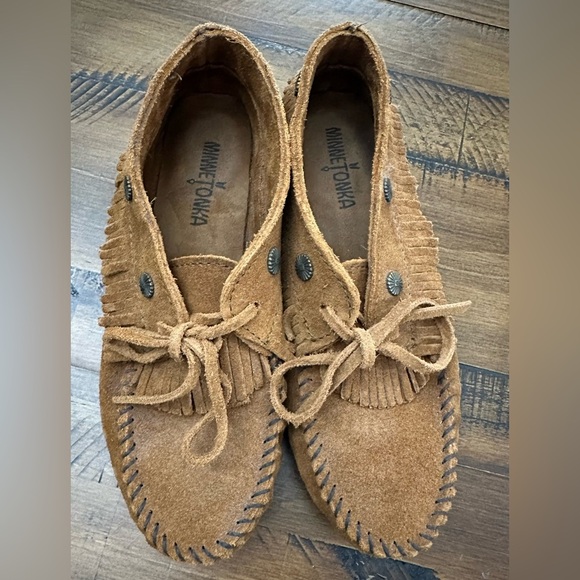 Minnetonka Tan Fringed Moccasins - Picture 3 of 8